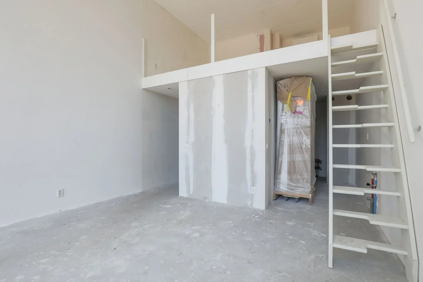 8 Ruimtebesparende trappen met verdreven treden 1 Ruimtebesparende trap met verdreven treden