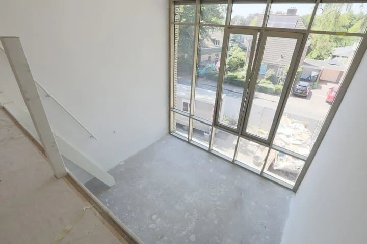 8 Ruimtebesparende trappen met verdreven treden 2 Ruimtebesparende trap zij aanzicht